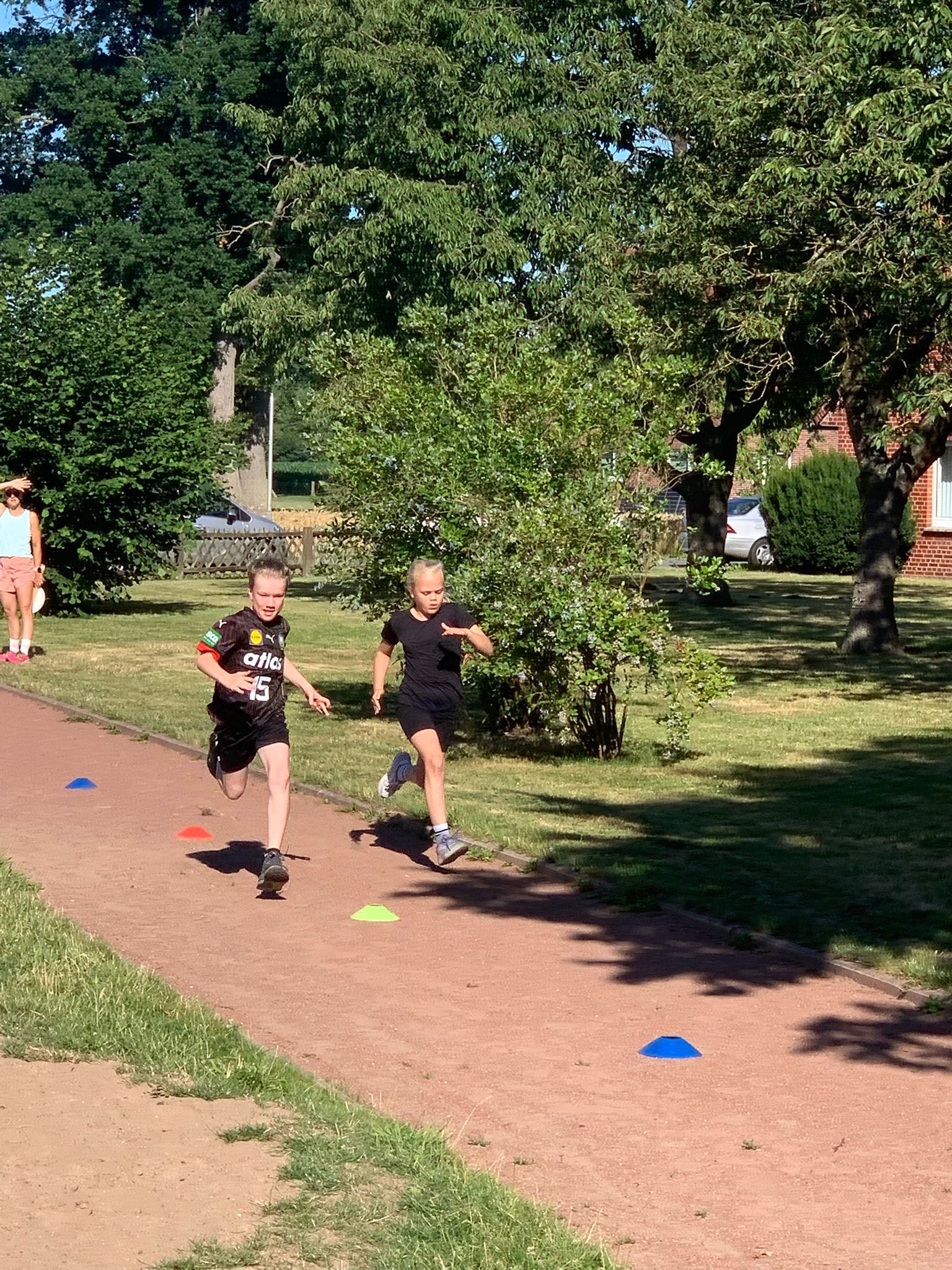 d4f53623 b4ff 49d2 8106 d0416db38ebb